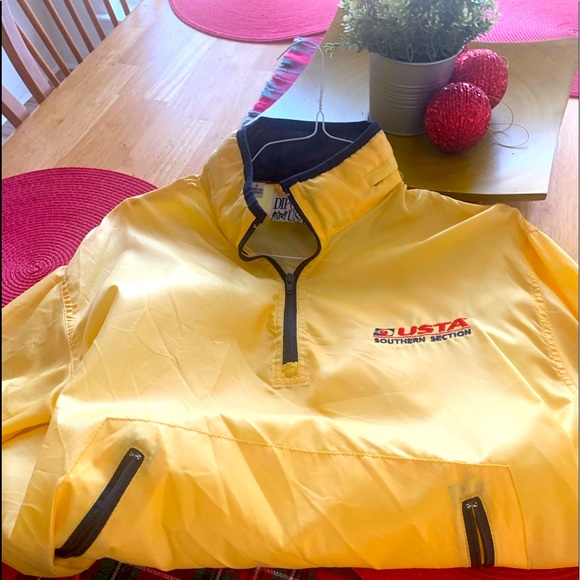 Nice nylon pullover. Zip with draw string bottom. - Picture 2 of 8